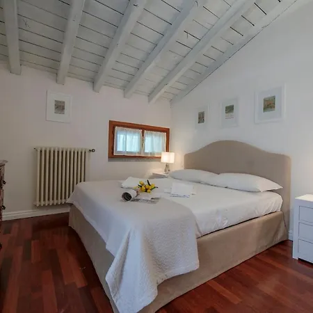 Villa Sleeps 7 Pool Air Con Ossuccio