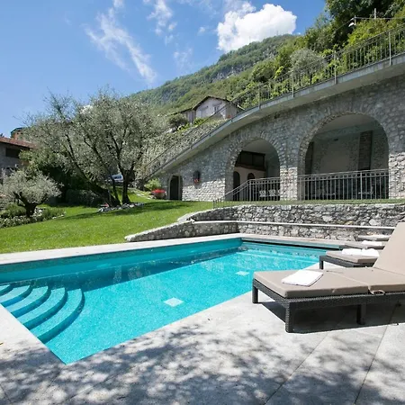 Sleeps 7 Pool Air Con Ossuccio