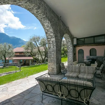 Sleeps 7 Pool Air Con Villa *