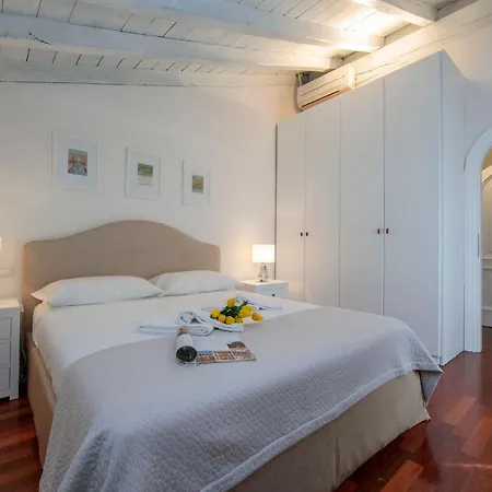 Villa Sleeps 7 Pool Air Con *