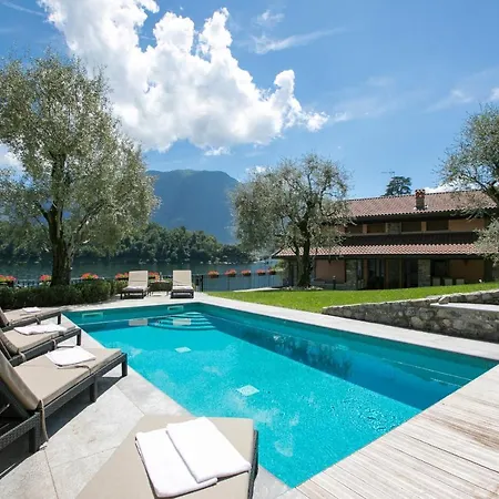 Villa Sleeps 7 Pool Air Con *