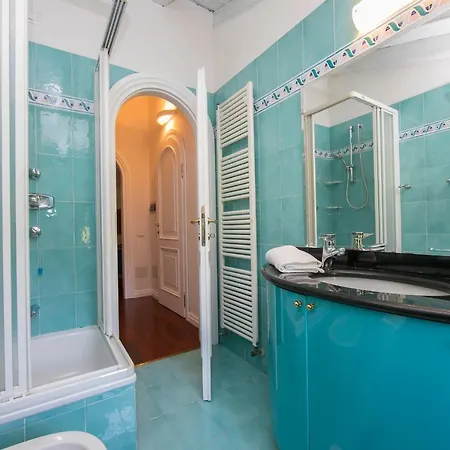 Sleeps 7 Pool Air Con * Ossuccio